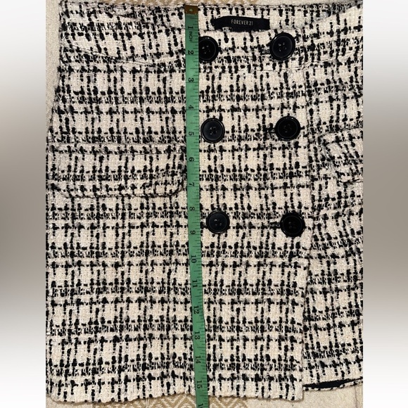 Forever 21 Womens Size M Ivory Black  Tweed Mini Skirt Lined Faux Wrap Metallic - Picture 7 of 9